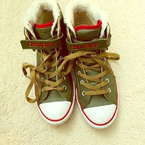 Converse - women’s size 8
